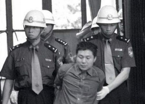 悍匪张君小时候是一个什么样的人,张君为什么不藏奸