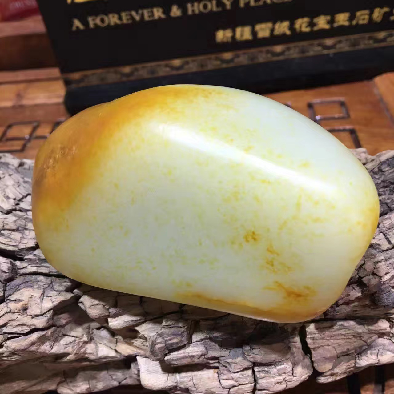 人养玉的方法视频,人养玉玉养人翡翠如何越戴越绿