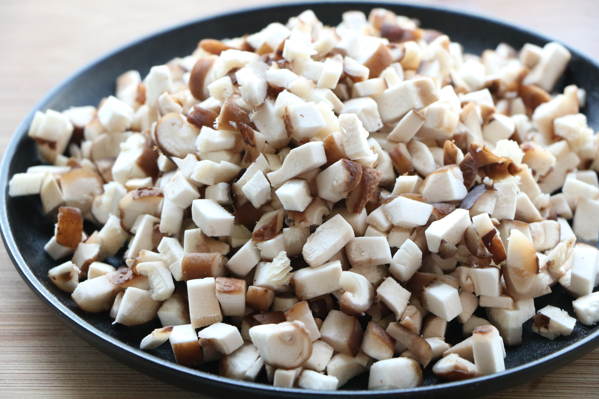 四川巴中正宗酱肉包的馅料全过程,茄子洋葱酱肉包馅料最正宗的做法