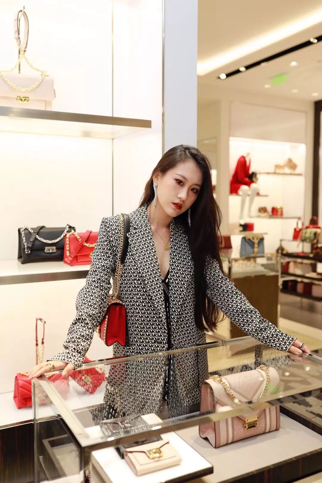 袁咏仪回应救赎众生,袁咏仪说她拯救了银河系