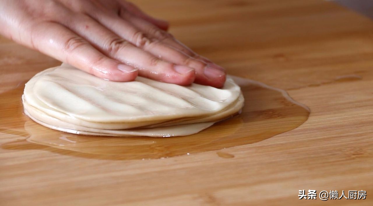 卷菜薄饼怎么做又软又筋道,薄饼面糊怎么和又软又筋道