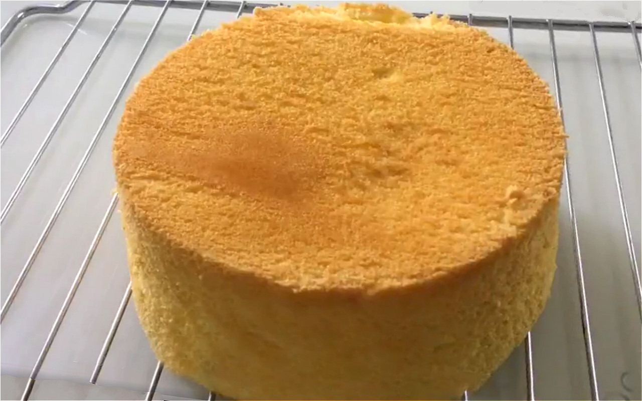 没有面粉能用玉米淀粉来做蛋糕吗,不用玉米粉和其他东西做云朵蛋糕