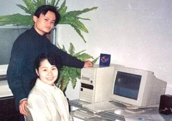 马云的“屌丝逆袭记”，和他跌落神坛背后的故事