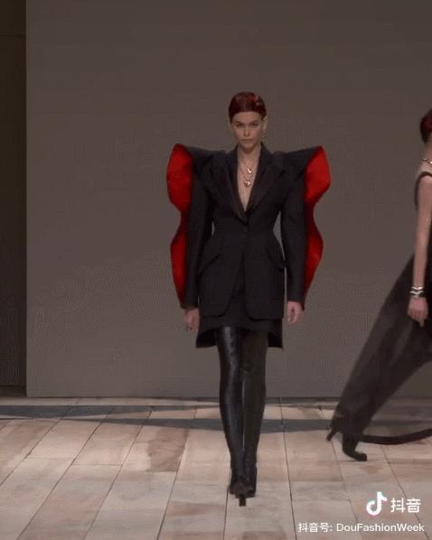 抖音奢侈品大秀,10多家奢侈品入驻抖音带你去看秀