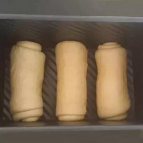 手工吐司面包真好吃,超级松软吐司面包炼乳版