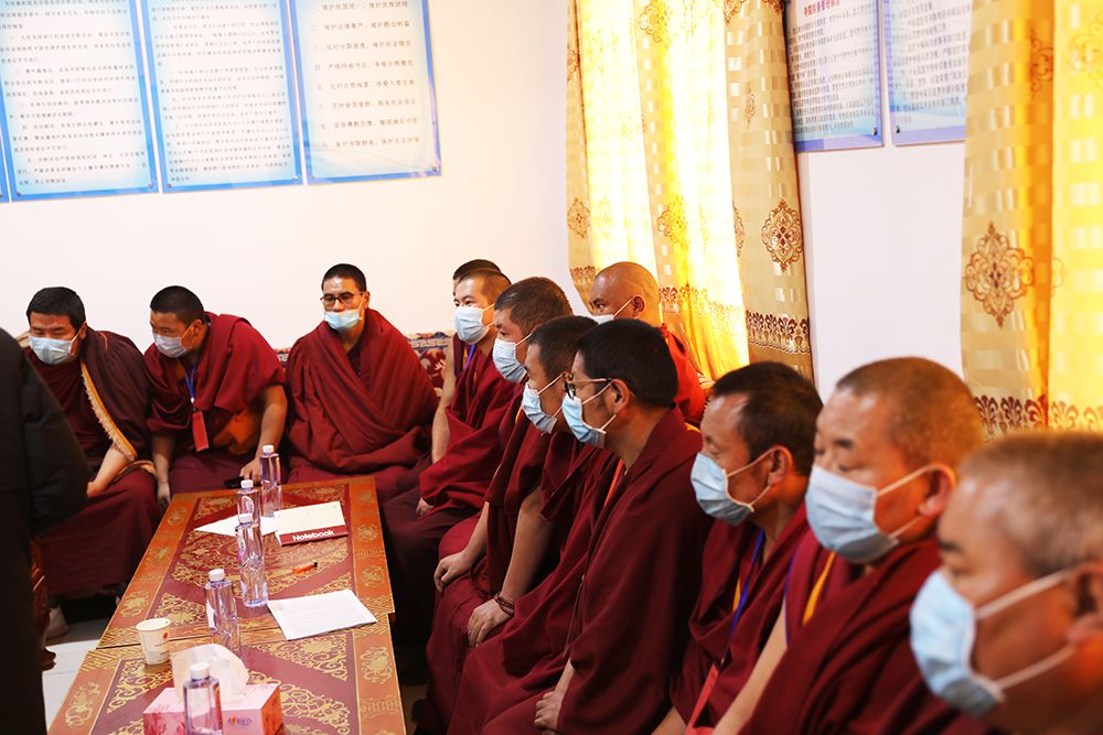 公保扎西赴拉加寺督导调研宗教领域疫情防控工作