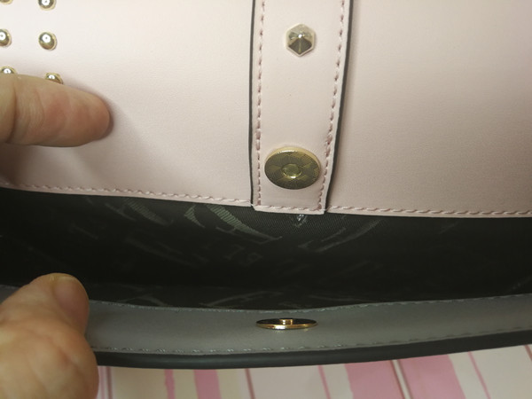 pernelle白色铆钉小包,elle双肩铆钉背包