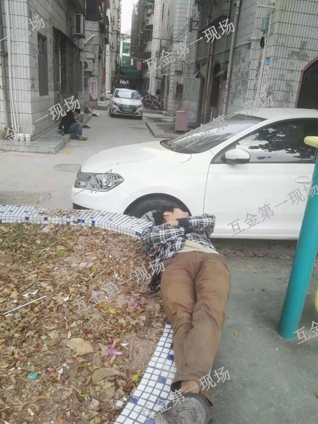 我亲眼所见的三和大神：撸口子、睡大街、喝大水、做日结