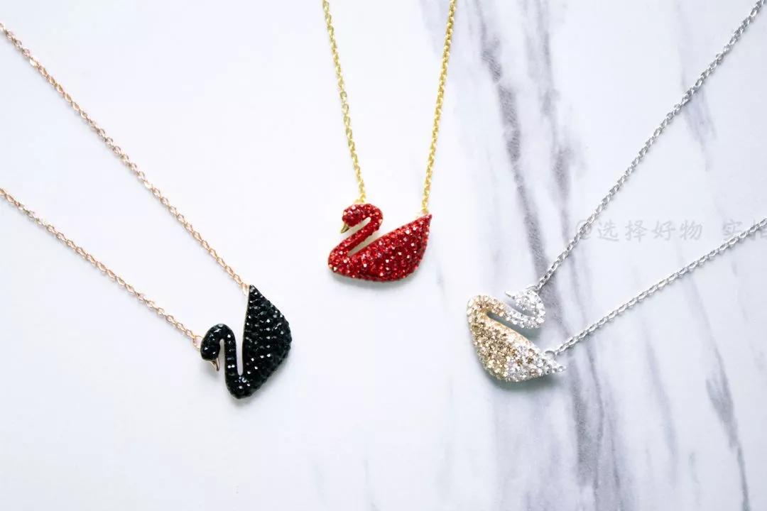 古力娜扎为国人发光的美貌,古力娜扎为韩国明星颁奖