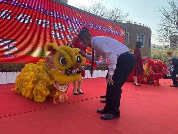 小学教师给学生的开学祝福,校长给开学学生发红包