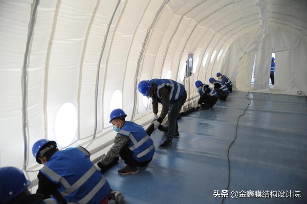 病毒检测实验室,通过显微镜技术看到病毒轮廓