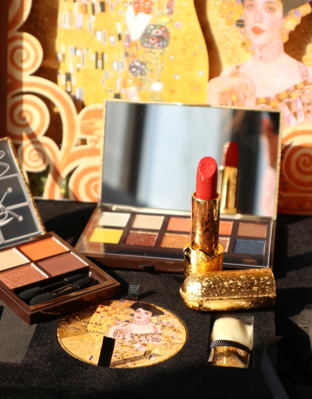 可爱到爆炸的联名彩妆,彩妆联名系列大全