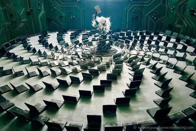 素希艺术：“僵尸自行车”飞上彩虹涂鸦？给废品点颜色看看！