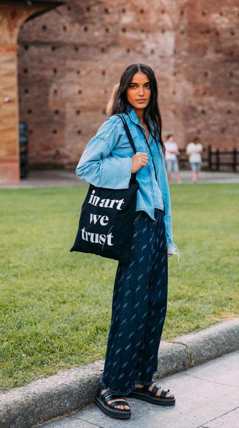 丑到极致的罗马凉鞋,丑到爆的露趾凉鞋怎么穿