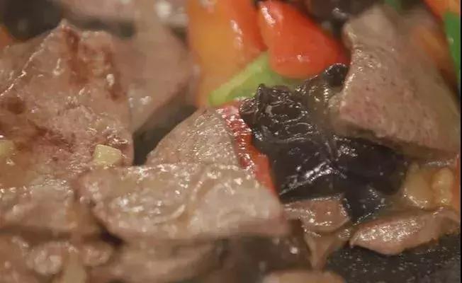 抽血颜色发黑是什么原因,抽血血液颜色发黑怎么回事