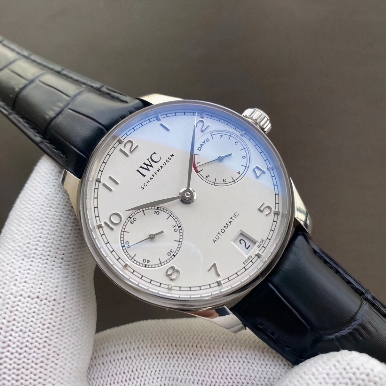 zf厂万国葡7v5版与v4版的区别,万国葡七手表怎么选