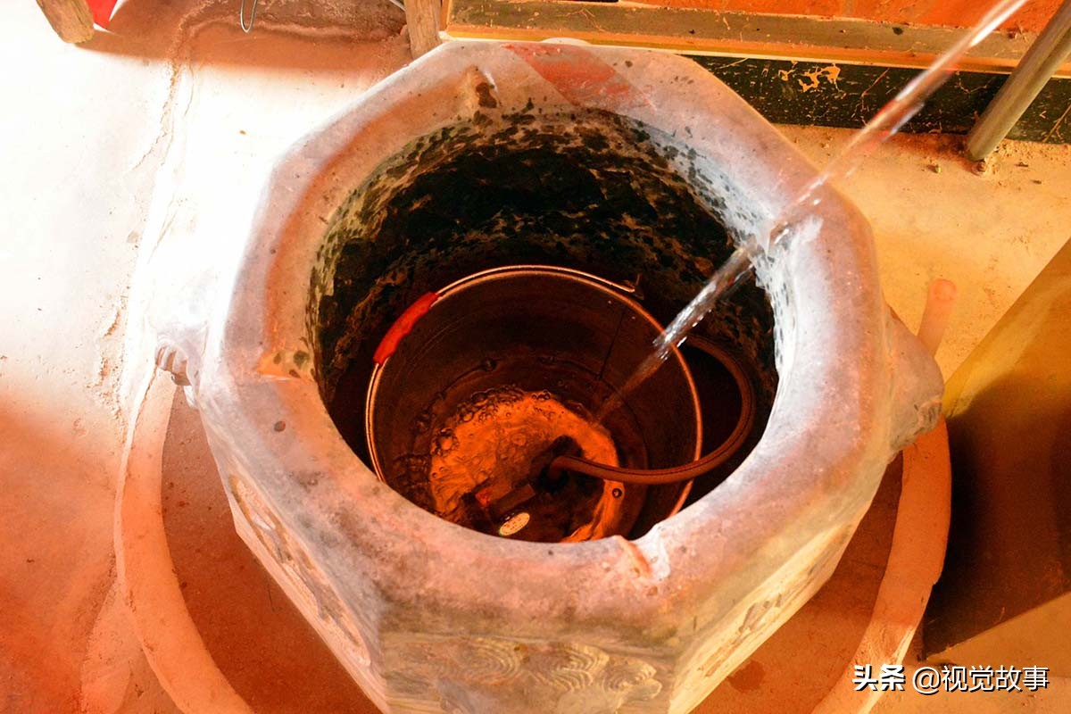 村民挖水井,村民挖井挖到泉眼