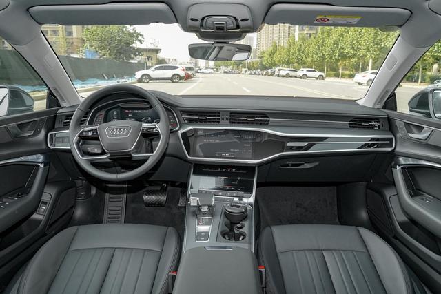 奥迪a7翠绿,上一代奥迪a7街拍