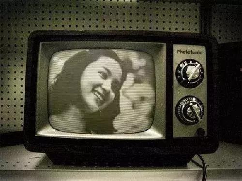 买电视先看40分钟广告,打开电视先播广告