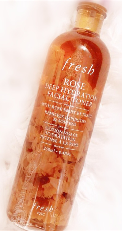 保湿，你需要补水皇后｜三款贵妇级玫瑰水深入分析