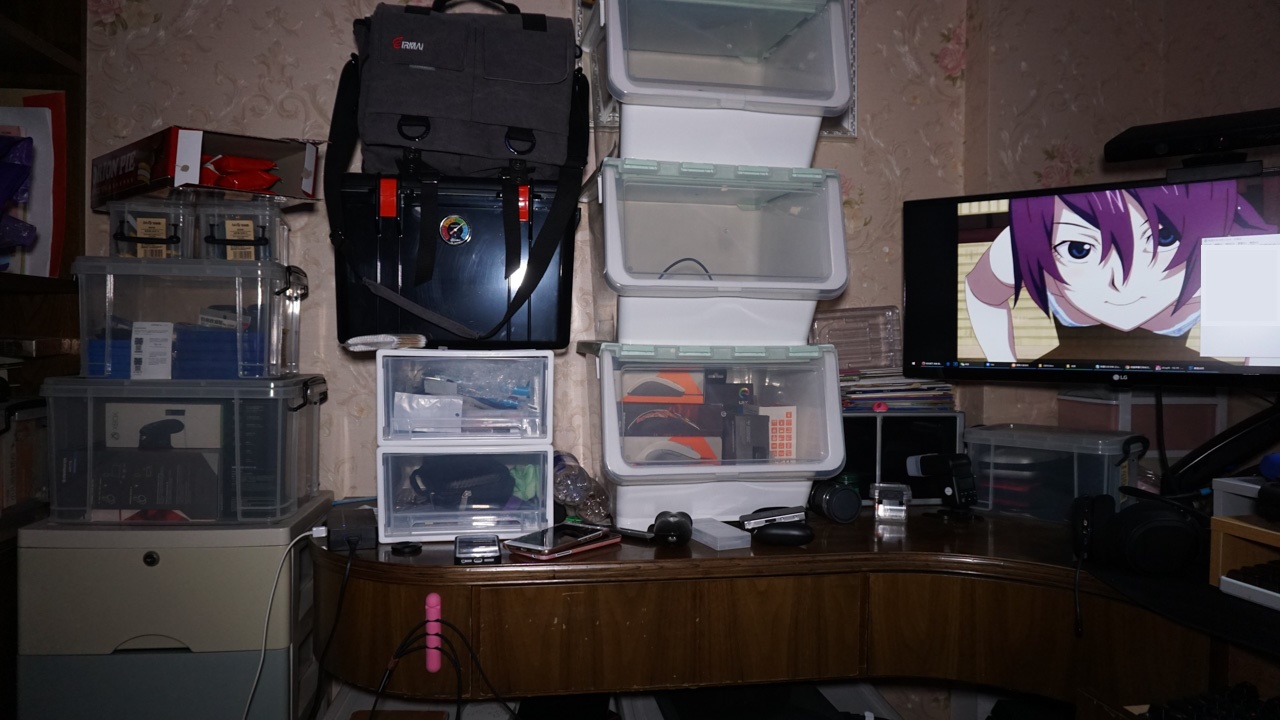 五年时间改造的5层电脑桌面,将空间利用到极致