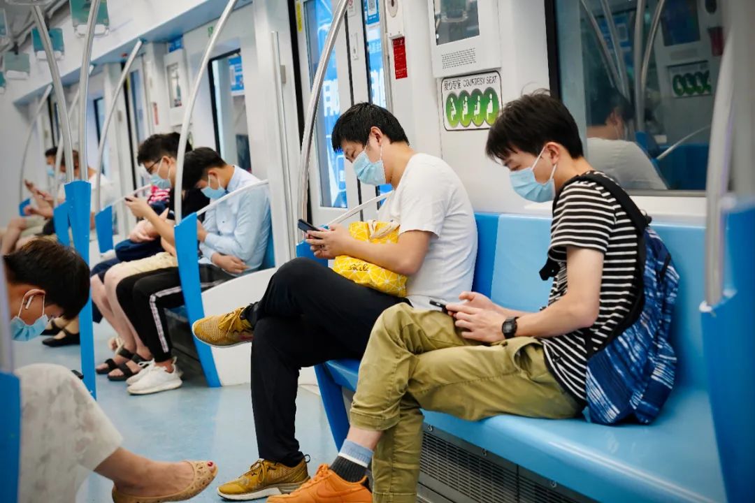 商场、银行、医院……听说这个姿势都很火？