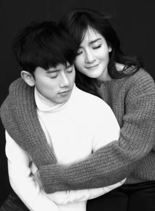 张杰晒双胞胎女儿的正面照,张杰谢娜的双胞胎女儿大名叫什么