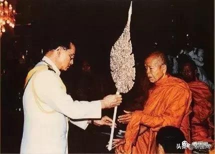 泰国和尚哭了视频,泰国活着的高僧哭丧