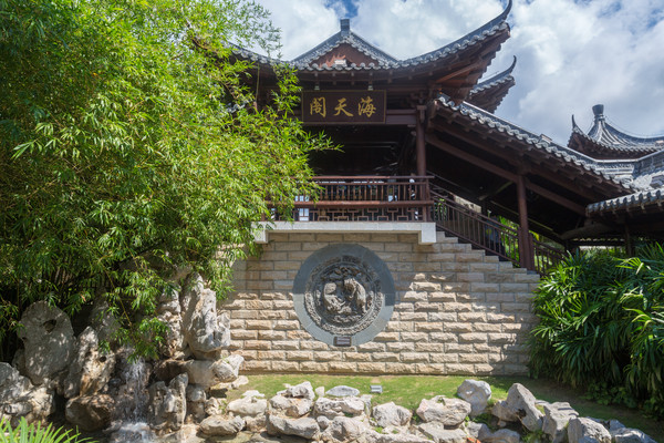 三亚亚龙湾华宇度假酒店在哪个区,亚龙湾华宇度假酒店是几星的