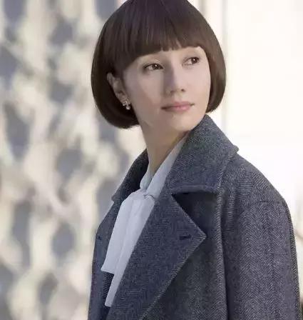 又好看也简单的大衣系法,火到烂大街的大衣时尚的穿搭方法