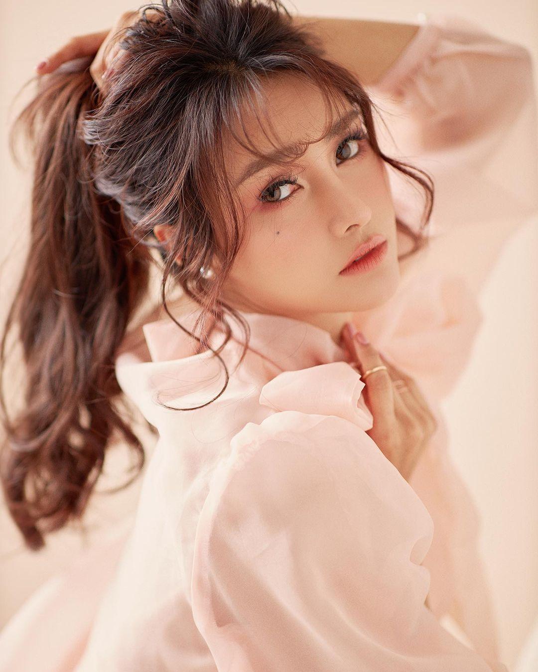 女dj笑容超甜,世界有名女dj现场