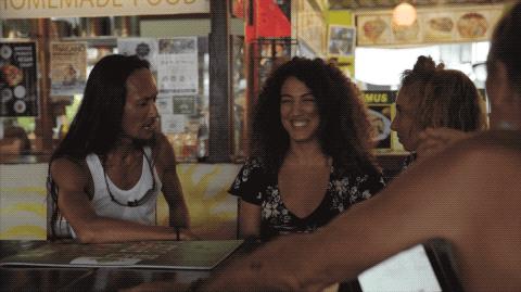 他卖掉豪宅搬进山洞,做出一个全世界风景最好的厕所