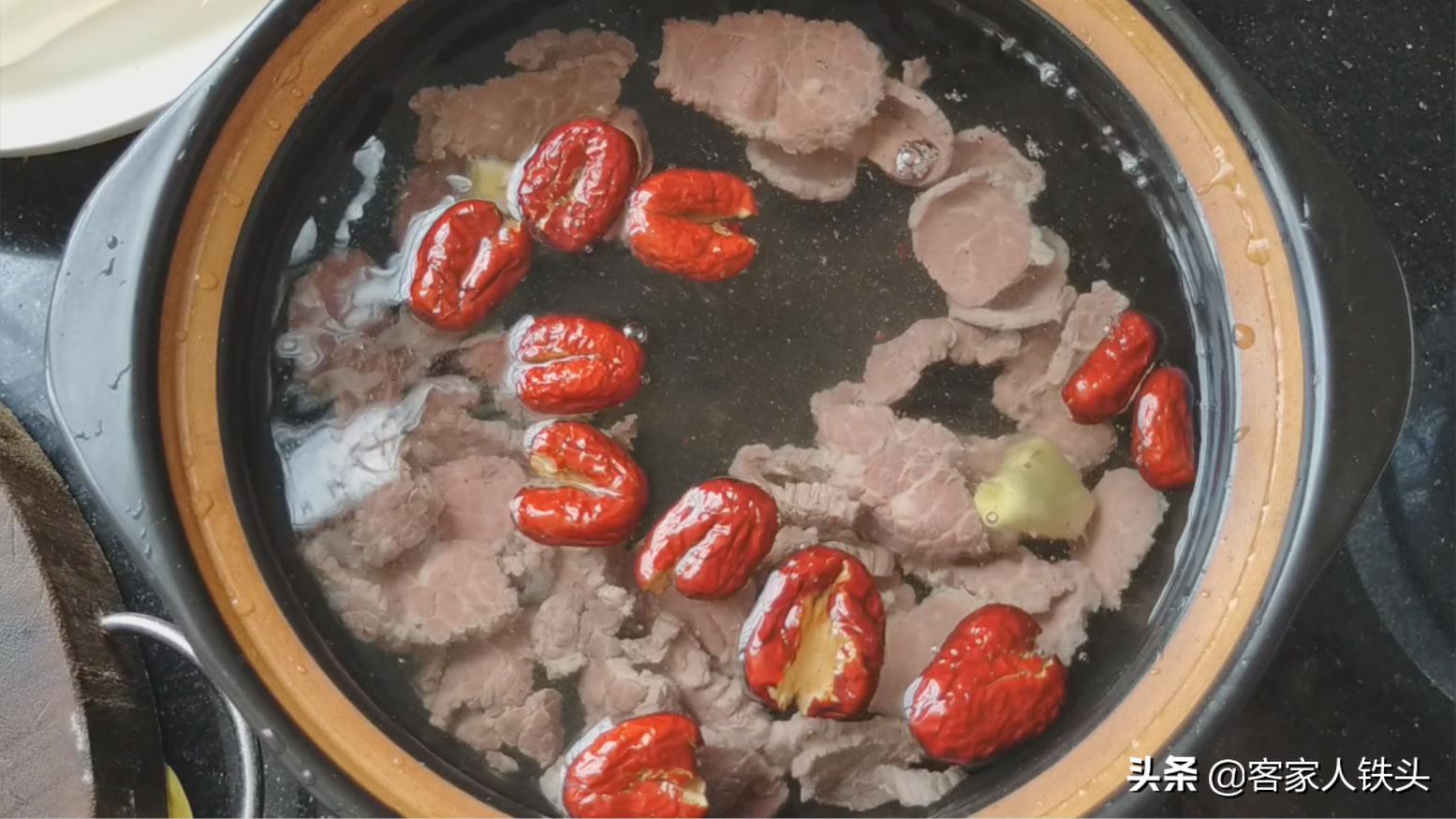 客家牛肉汤怎么做,客家牛肉汤里的红萝卜丝怎么做