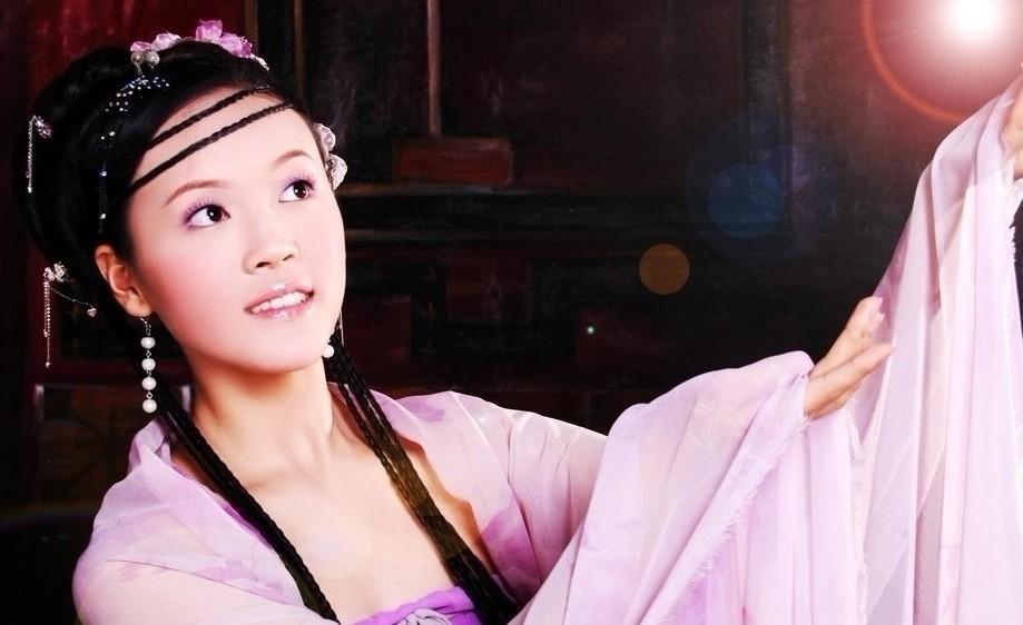 白话《*瓶金**梅》第三十七回宋惠莲死不认奸情孙雪娥悄进房*欢偷**