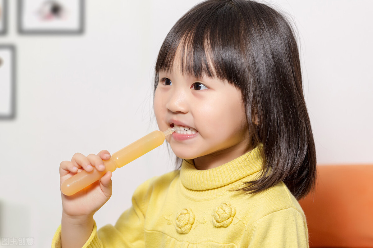 孩子因吃的闹不开心,孩子哭闹要吃零食怎么办