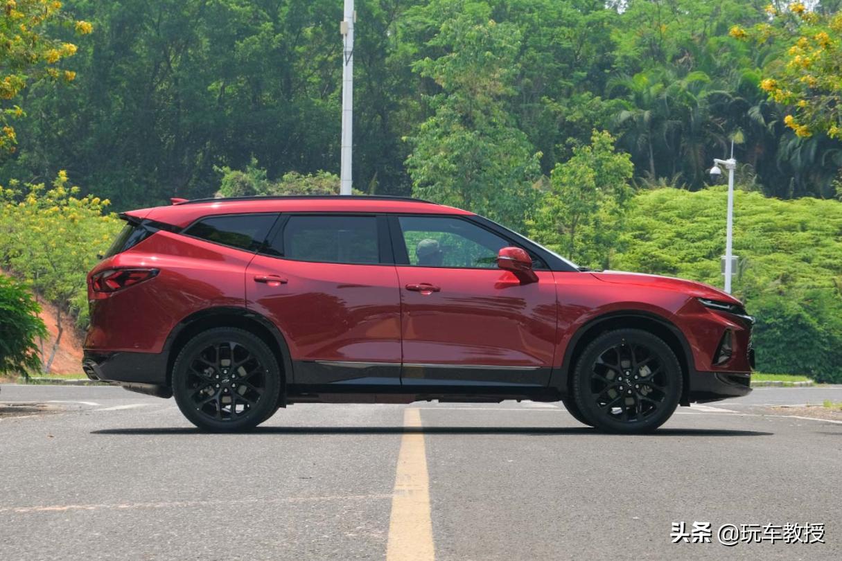 十万家用7座性价比最高的suv推荐,这2款高大威猛的同门7座suv你选谁