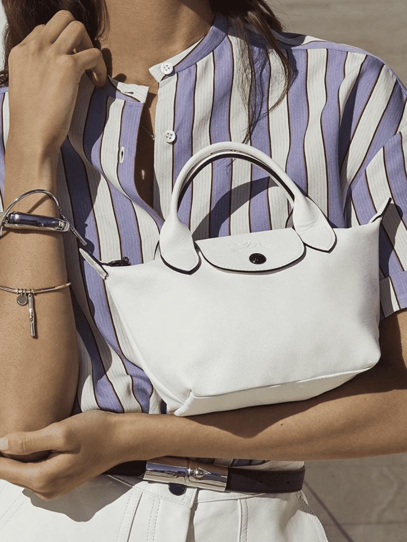 今年特别流行尼龙包 (今年流行的尼龙包包)