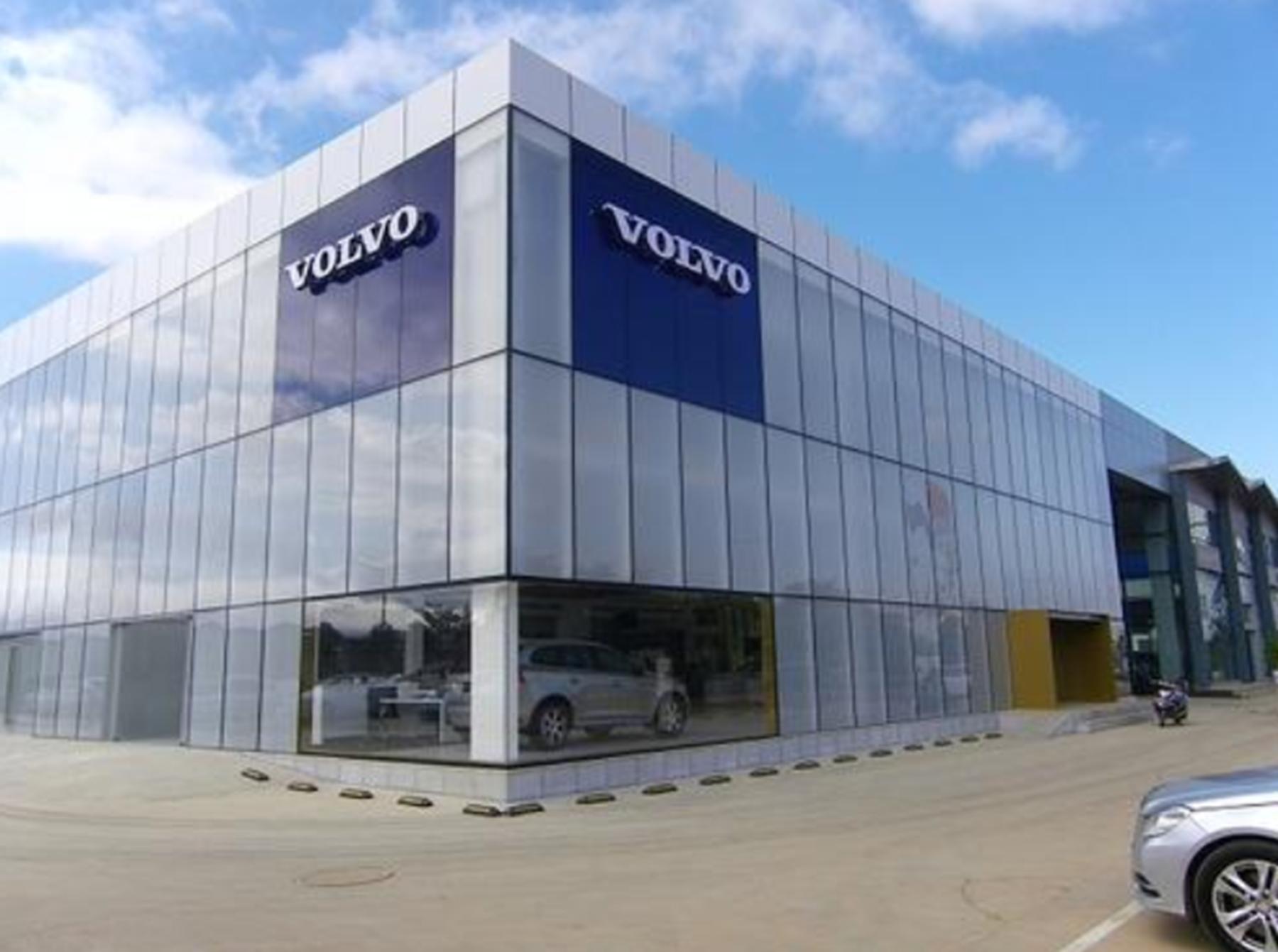 沃尔沃实习期试驾,美女试驾2022沃尔沃s90