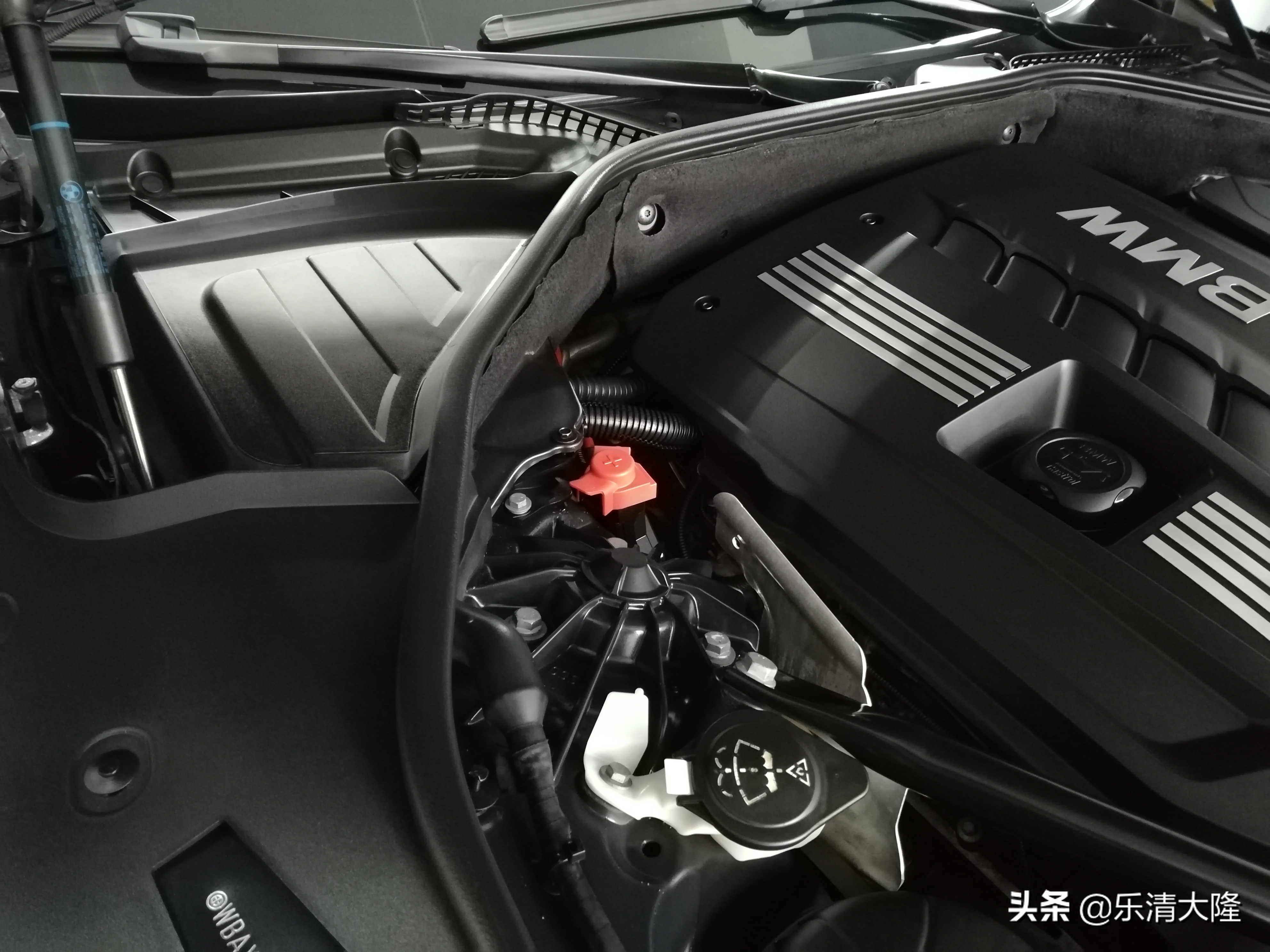 广州宝马7系内饰清洗,宝马7系发动机舱清洗