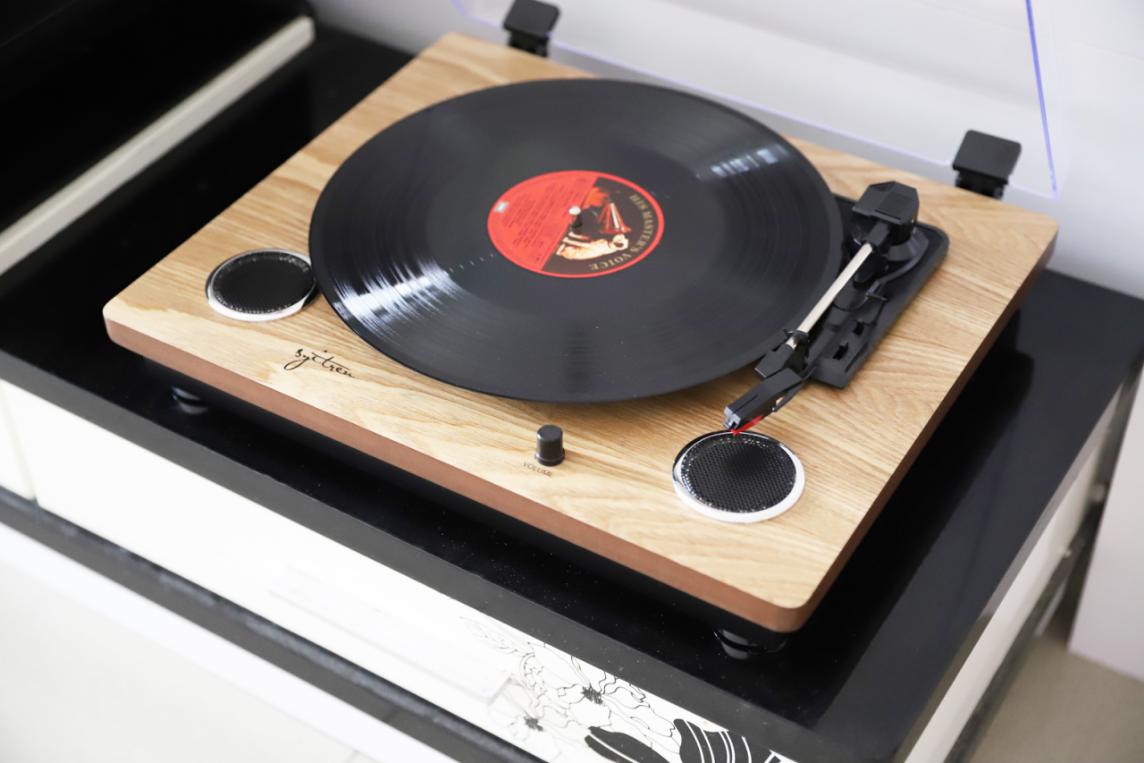 如何挑选一款性价比高的黑胶唱片机？看完这几点就懂了