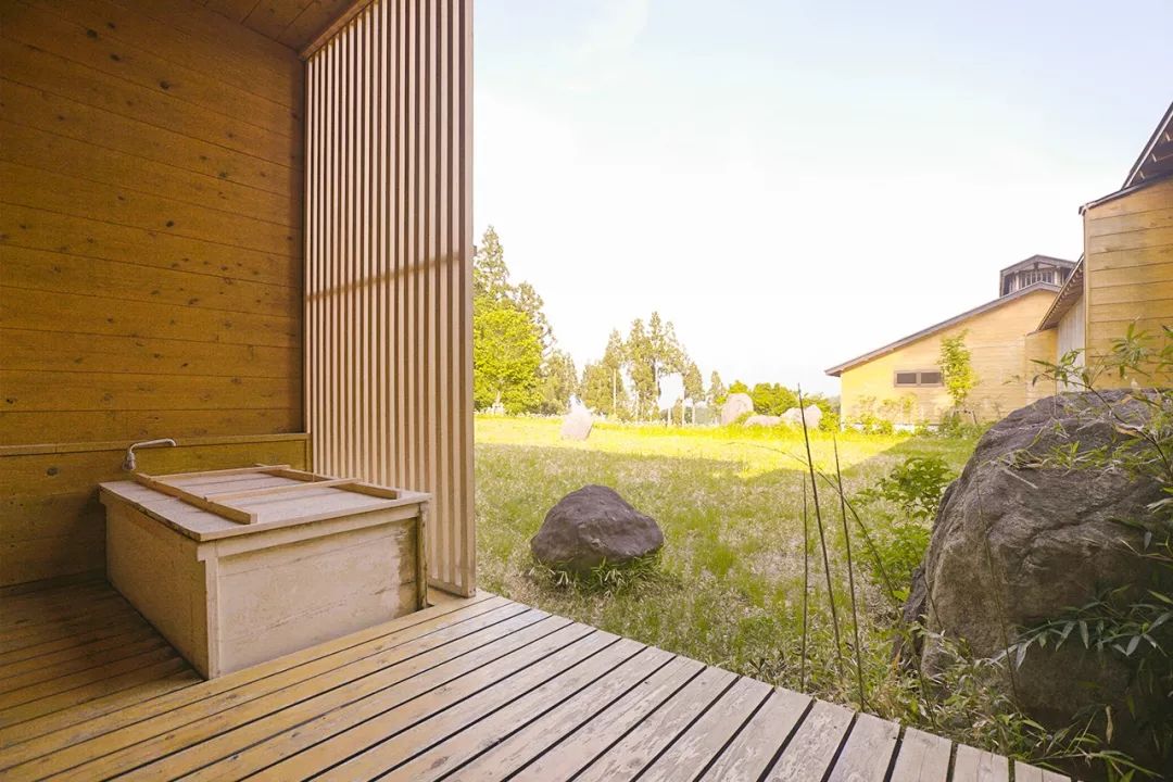 雪山下的温泉美丽,最值得去的有雪山温泉的地方