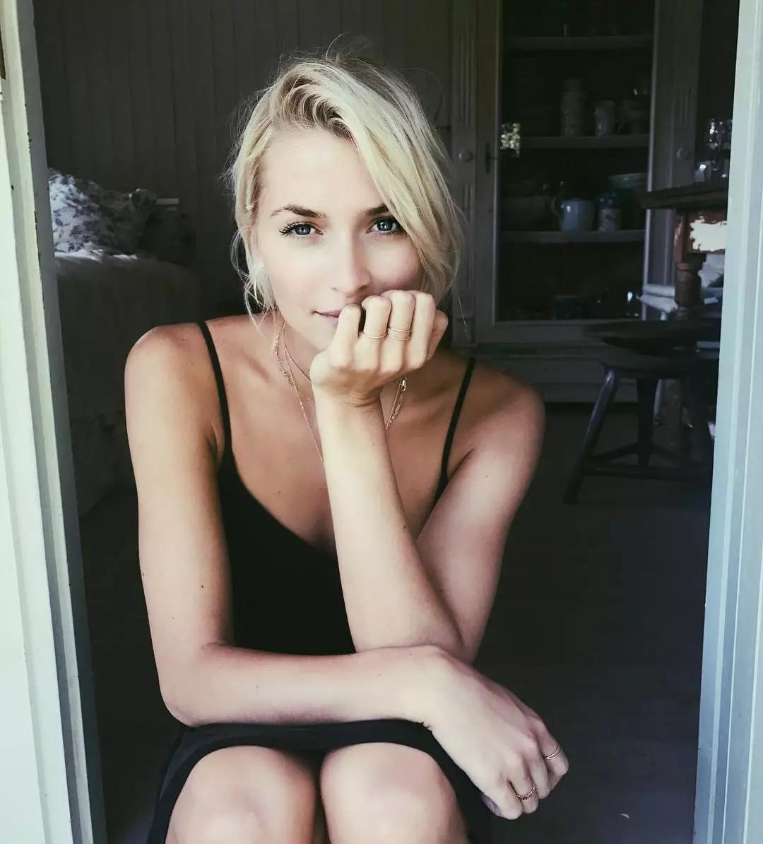 明明皮肤很细腻,可为什么有的人看起来很显老?原来问题出在这里