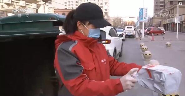 疫情“围城”,快递姐化为“红色闪电”,获央视点赞
