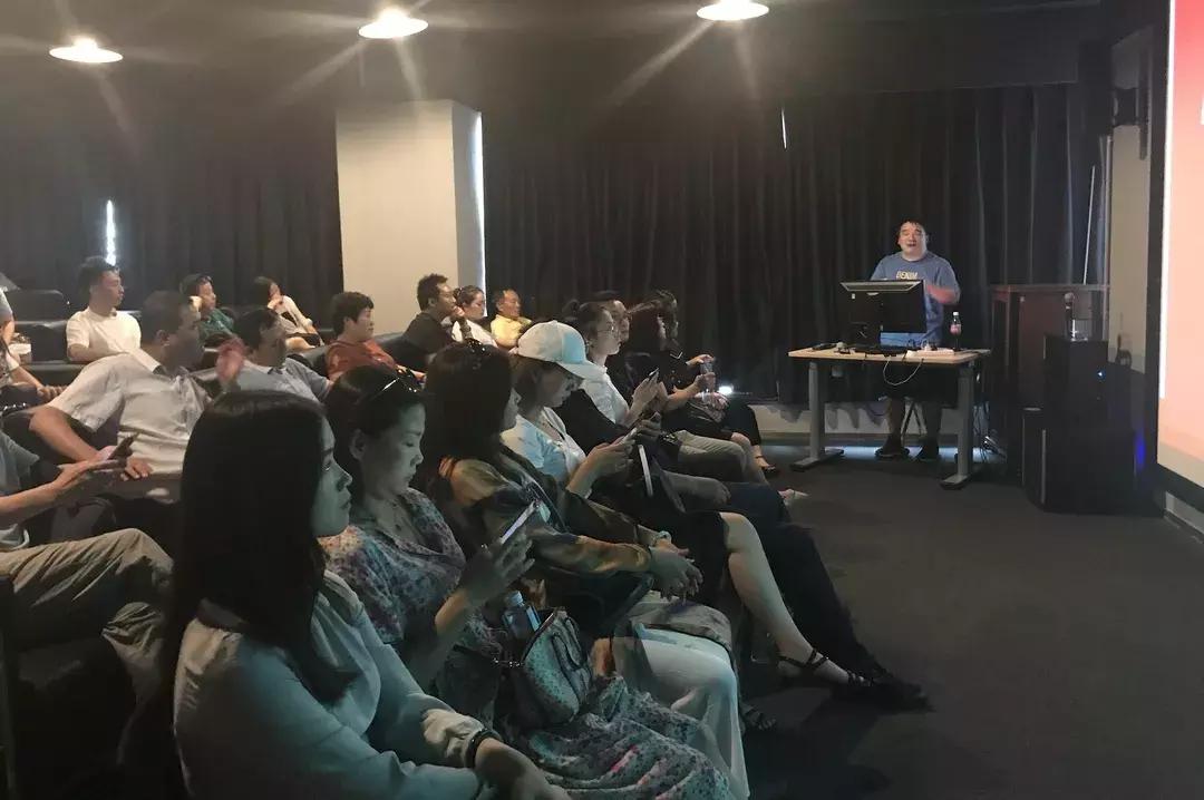 解密神奇魔力:奕齐文旅学习考察团畅游特效基地