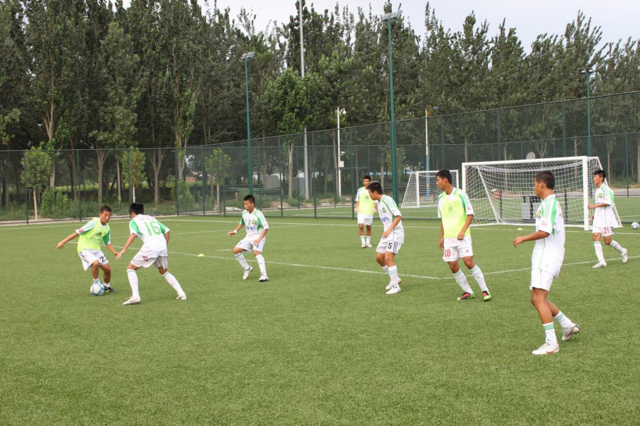 读大学与踢中超二选一，7位球员做出一致选择，出乎意料合乎情理