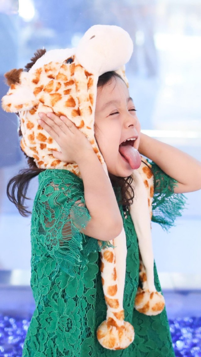 最火可爱萌娃壁纸男孩,萌娃可爱女孩手机壁纸