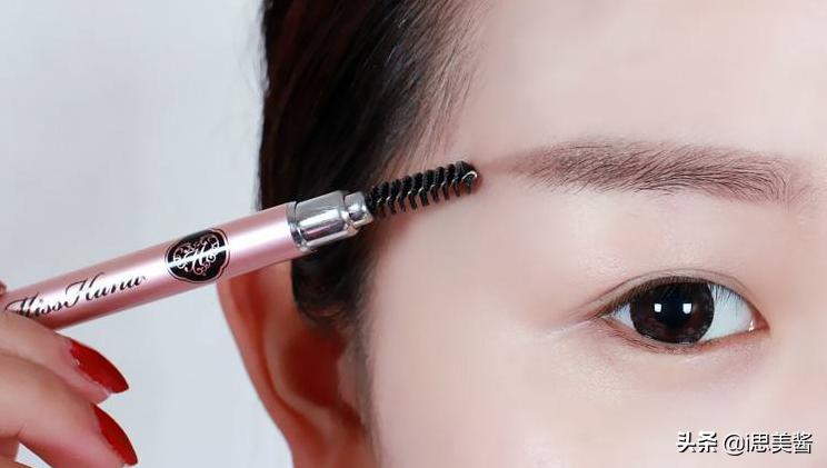 用眉卡怎样画眉毛好看自然,眉毛不会修怎么修
