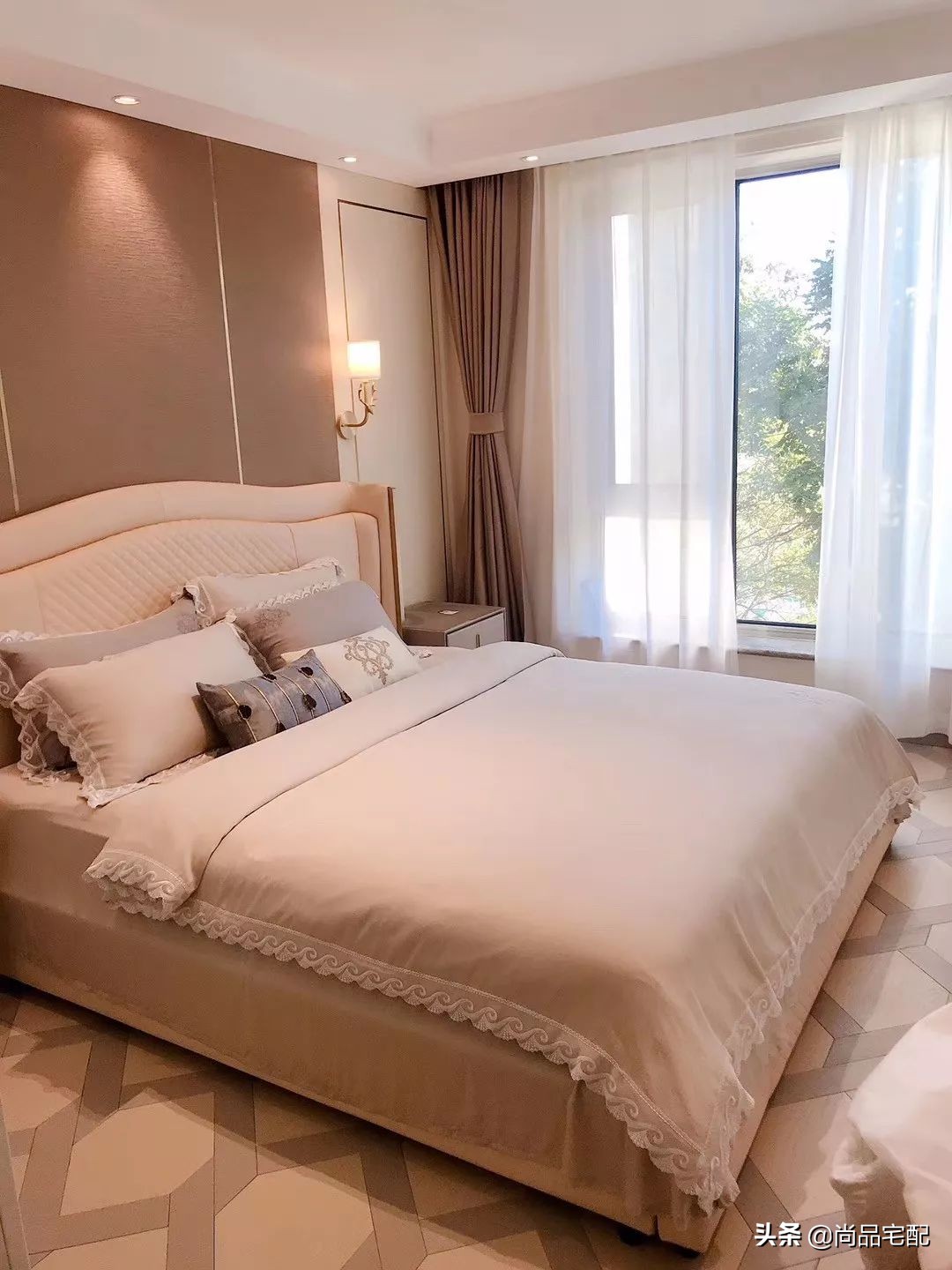 三房两厅新房轻奢风格效果图,小户型轻奢风装修90平米三房