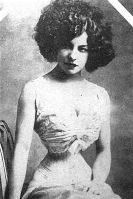 英国15-20世纪大变化女性服装,中世纪绝美服装