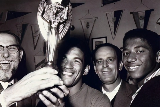 相爱相杀的兄弟,相爱相杀的俩兄弟